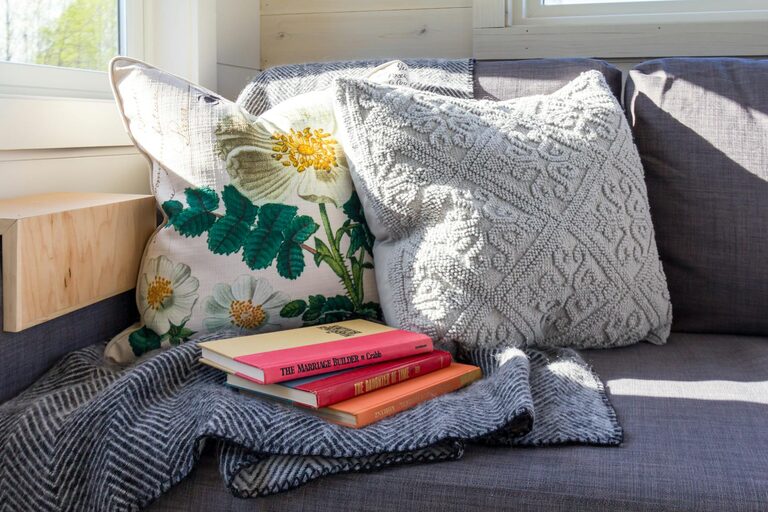 Tips for Creating a Cosy Reading Nook at Home